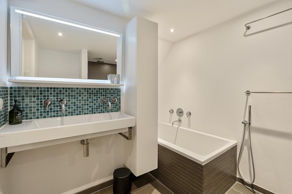 Medium property photo - Hunzestraat 16H, 1079 WD Amsterdam