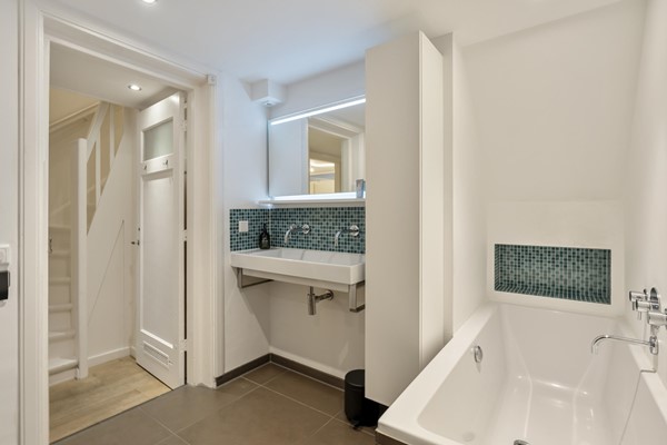 Medium property photo - Hunzestraat 16H, 1079 WD Amsterdam