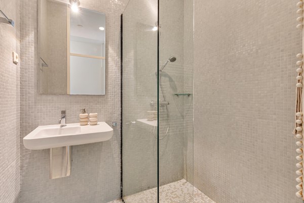 Medium property photo - Zeeburgerkade 532, 1019 HR Amsterdam