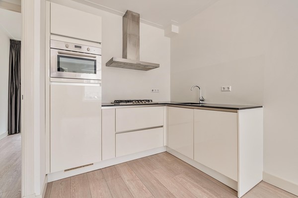 Medium property photo - Van Spilbergenstraat 128H, 1057 RN Amsterdam