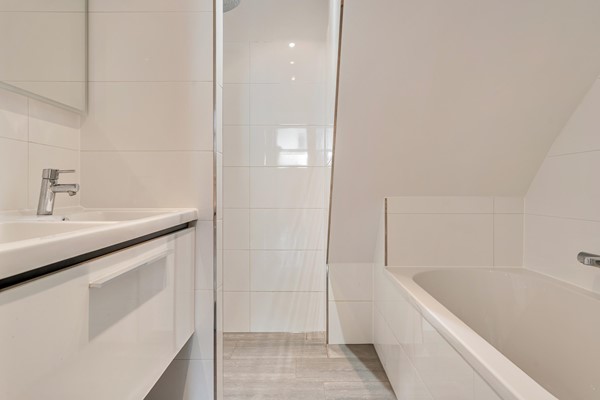 Medium property photo - Van Spilbergenstraat 128H, 1057 RN Amsterdam