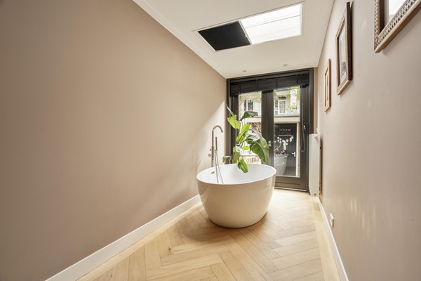 Medium property photo - Orteliuskade 49H, 1057 AJ Amsterdam