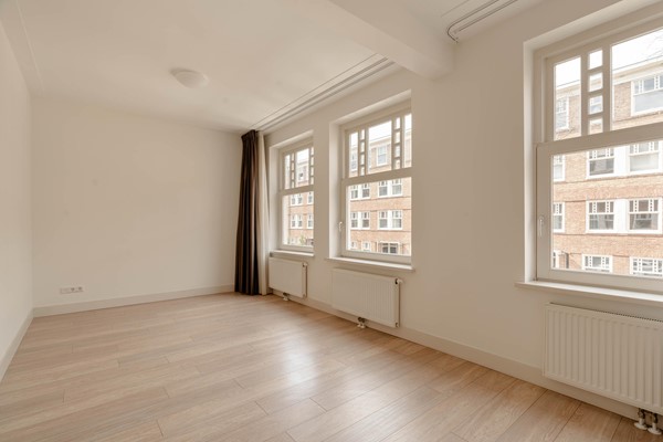 Medium property photo - Van Spilbergenstraat 148H, 1057 RP Amsterdam