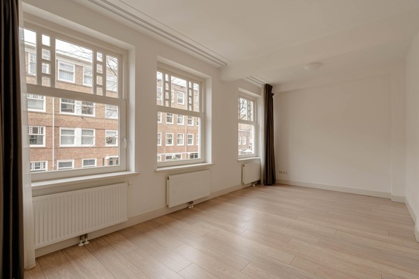 Medium property photo - Van Spilbergenstraat 148H, 1057 RP Amsterdam