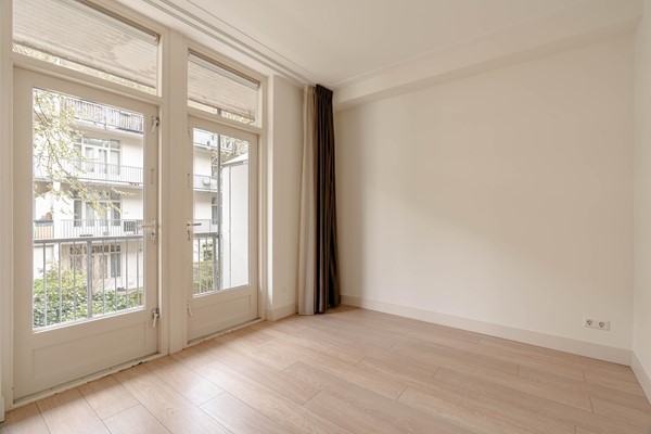 Medium property photo - Van Spilbergenstraat 148H, 1057 RP Amsterdam