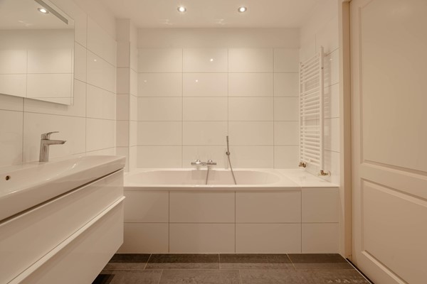 Medium property photo - Van Spilbergenstraat 148H, 1057 RP Amsterdam