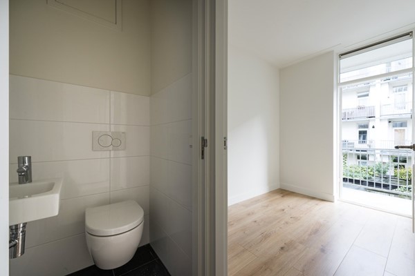 Medium property photo - Van Spilbergenstraat 140-1, 1057 RP Amsterdam