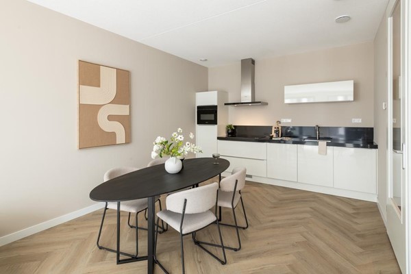 Medium property photo - Mies Van Der Rohestraat 127, 2132 HX Hoofddorp