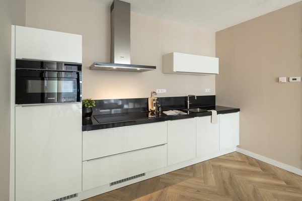 Medium property photo - Mies Van Der Rohestraat 127, 2132 HX Hoofddorp