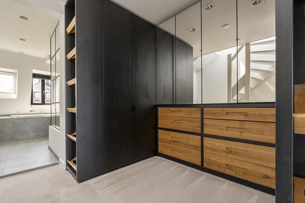 Medium property photo - Ruysdaelkade 113-2, 1072 AN Amsterdam