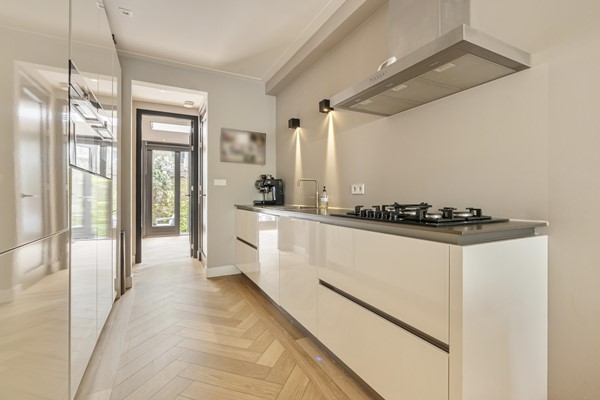 Medium property photo - Orteliuskade 49H, 1057 AJ Amsterdam