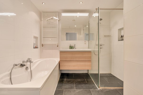Medium property photo - Luzacstraat 5H, 1051 JB Amsterdam