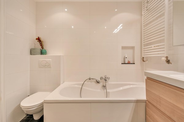 Medium property photo - Luzacstraat 5H, 1051 JB Amsterdam