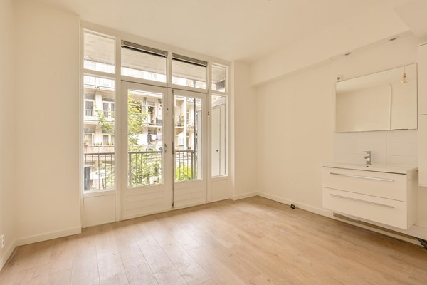Medium property photo - Van Spilbergenstraat 112-1, 1057 RM Amsterdam
