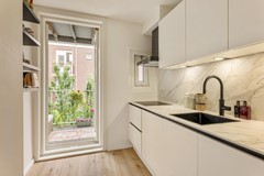 Under offer: Albert Cuypstraat, 1072 CV Amsterdam