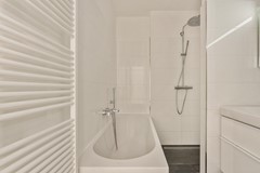 Rented subject to conditions: Van Spilbergenstraat 136-3, 1057 RN Amsterdam