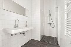 Onder bod: Elizabeth Anscombestraat 327, 1062 LE Amsterdam