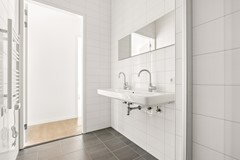 Onder bod: Elizabeth Anscombestraat 327, 1062 LE Amsterdam