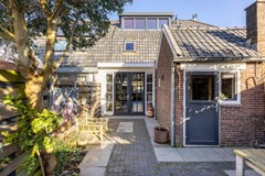 Sold subject to conditions: Tulpstraat 36, 1271 NJ Huizen