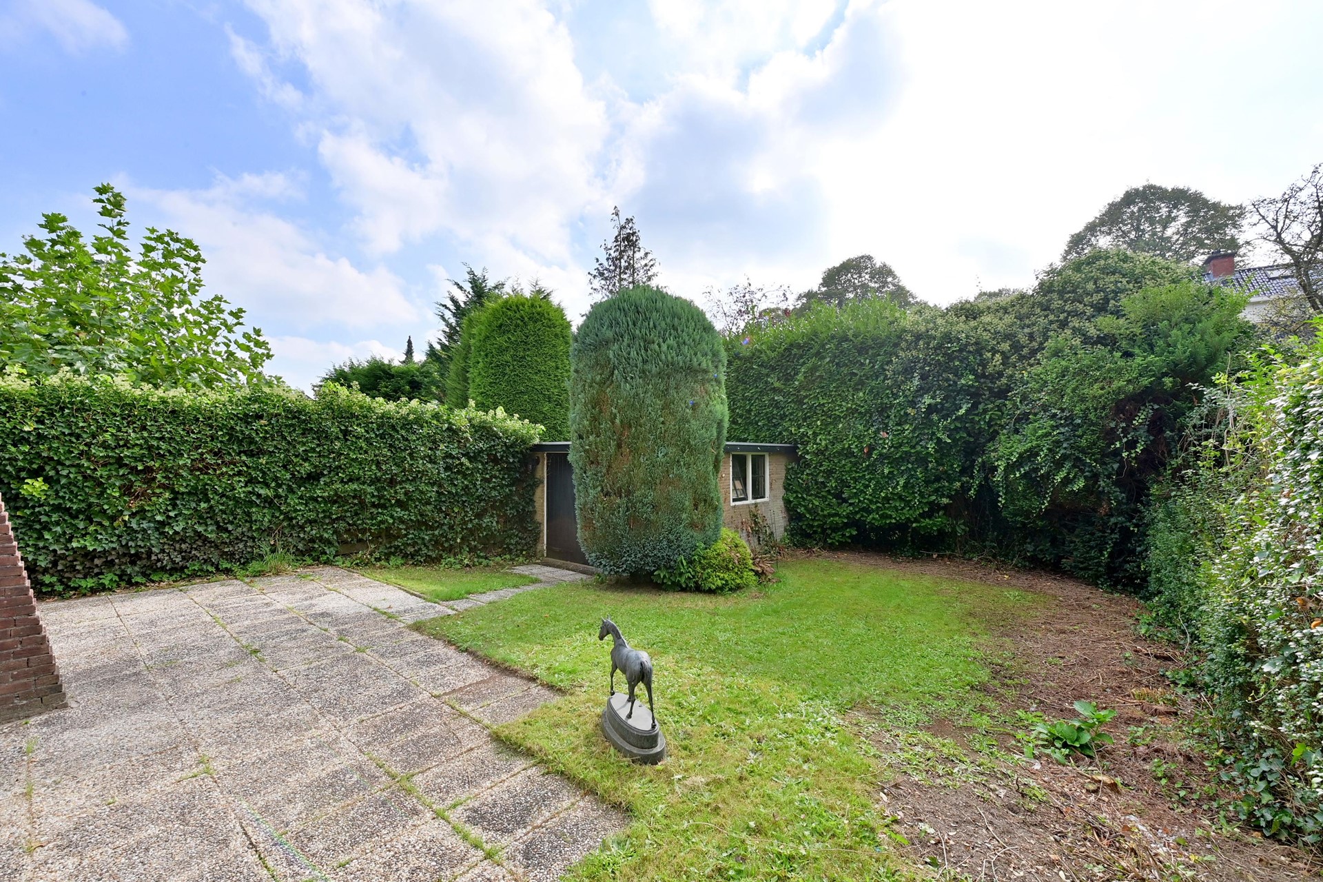 Hoekwoning te koop: Van Ostadelaan 26, Naarden