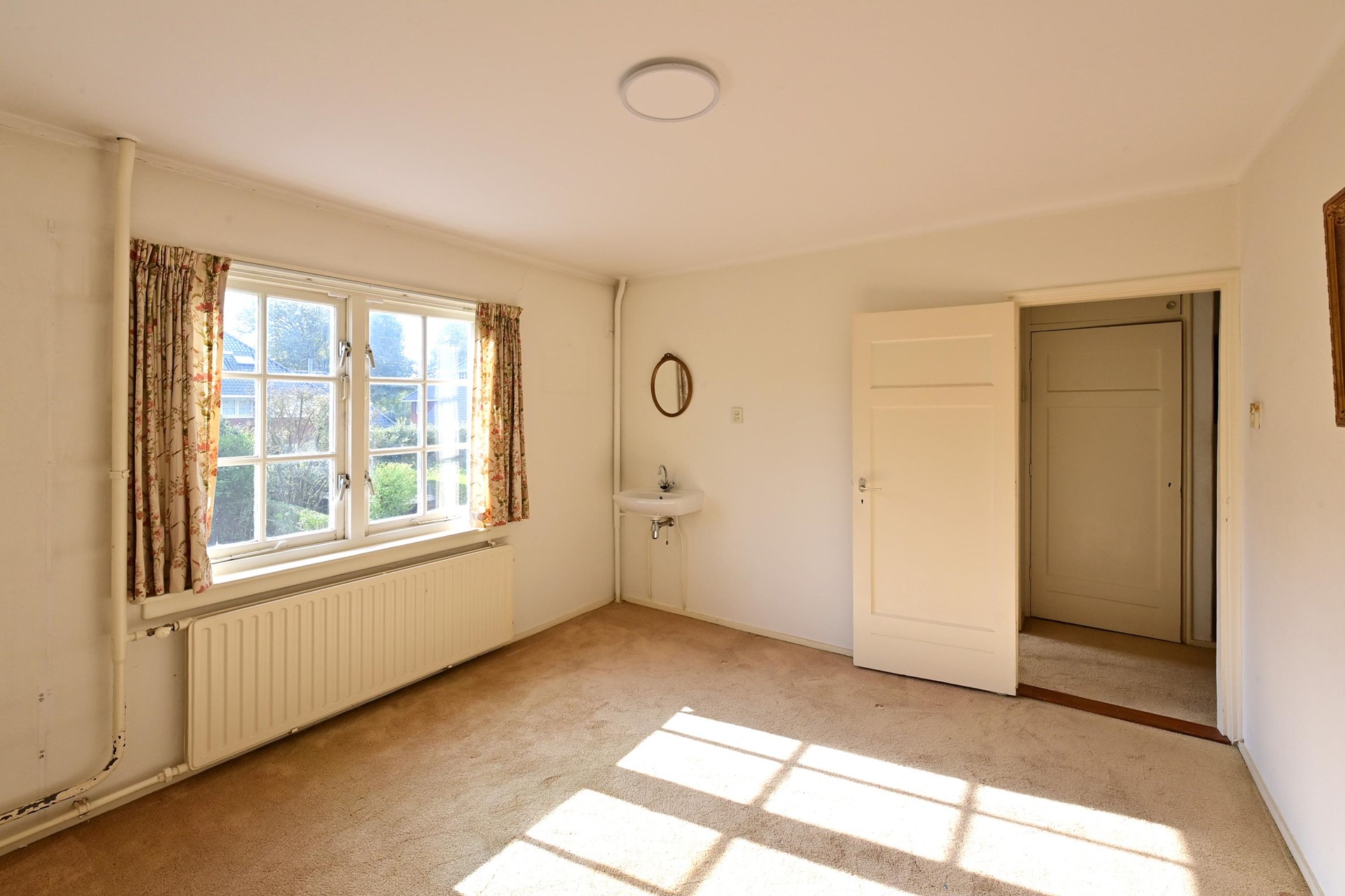 Hoekwoning te koop: Van Ostadelaan 26, Naarden