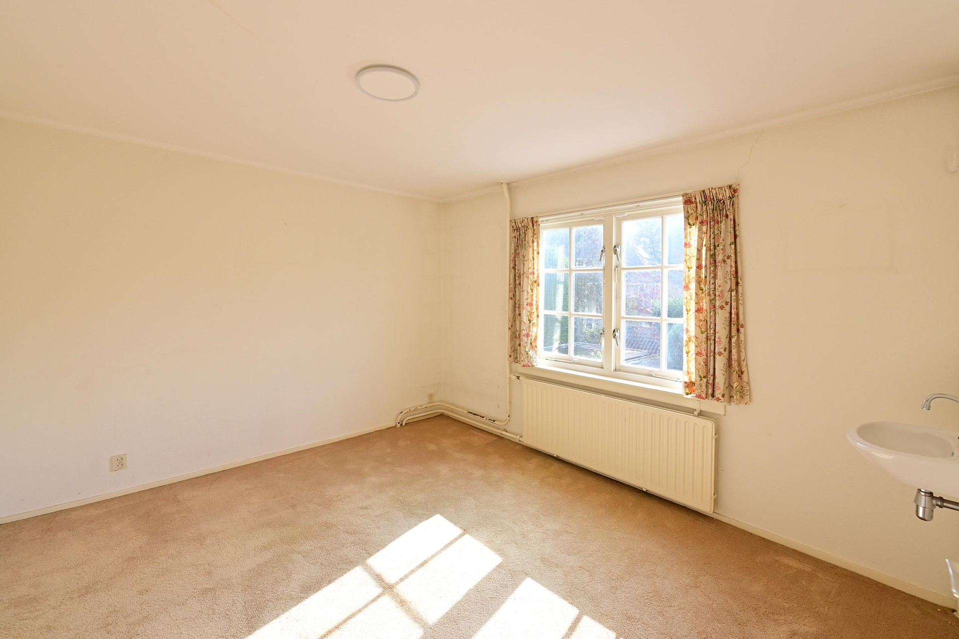 Hoekwoning te koop: Van Ostadelaan 26, Naarden