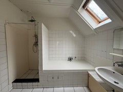 8e6e2864-1d12-419a-a250-2e83e164df5a.jpg