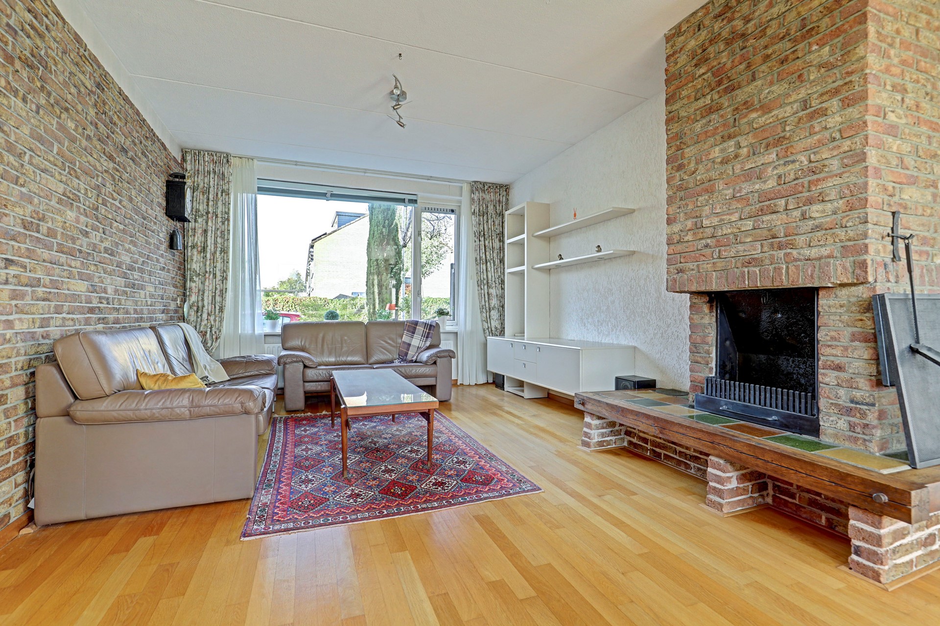 Tussenwoning te koop: Abraham Kuypersingel 4, Zwijndrecht