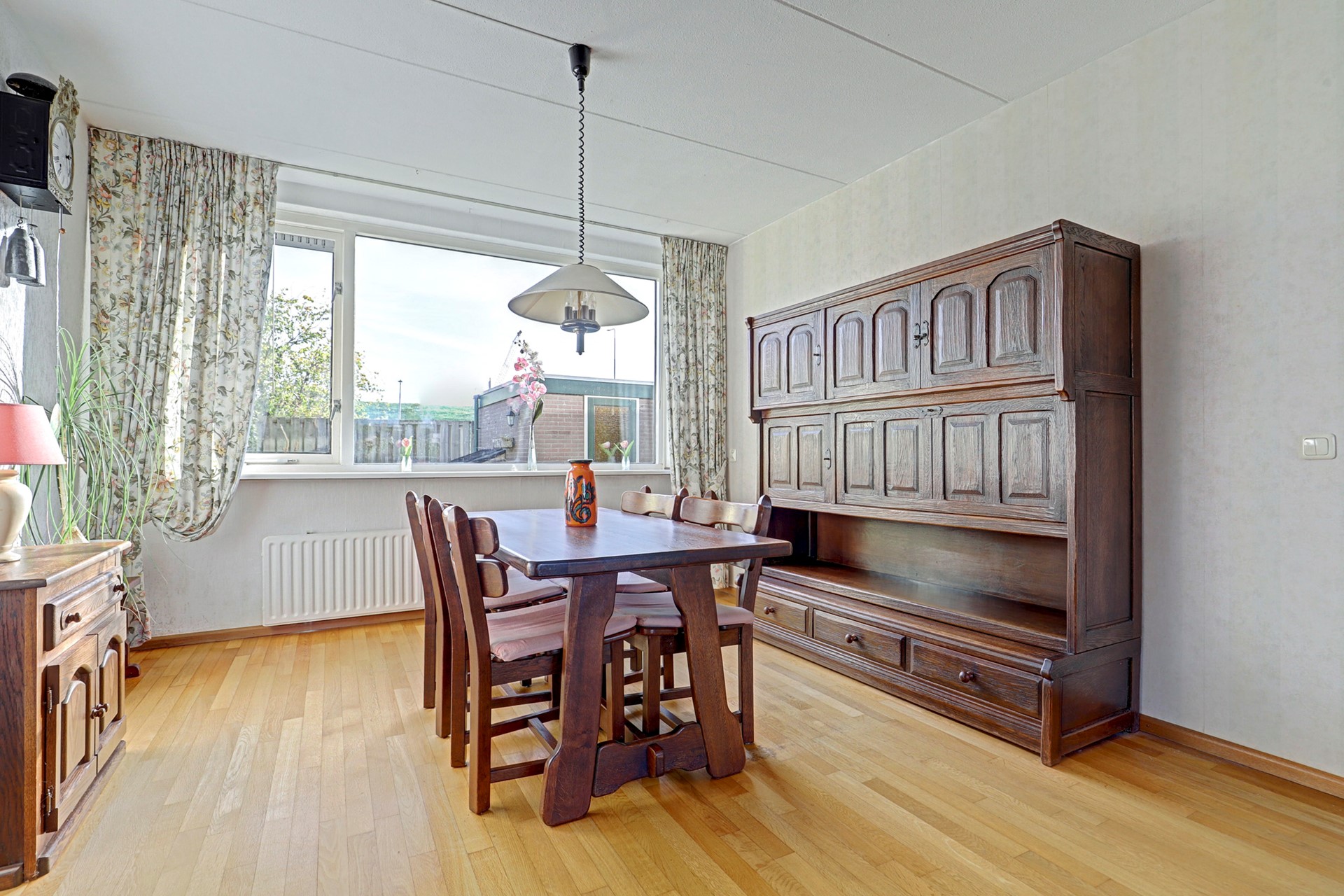 Tussenwoning te koop: Abraham Kuypersingel 4, Zwijndrecht