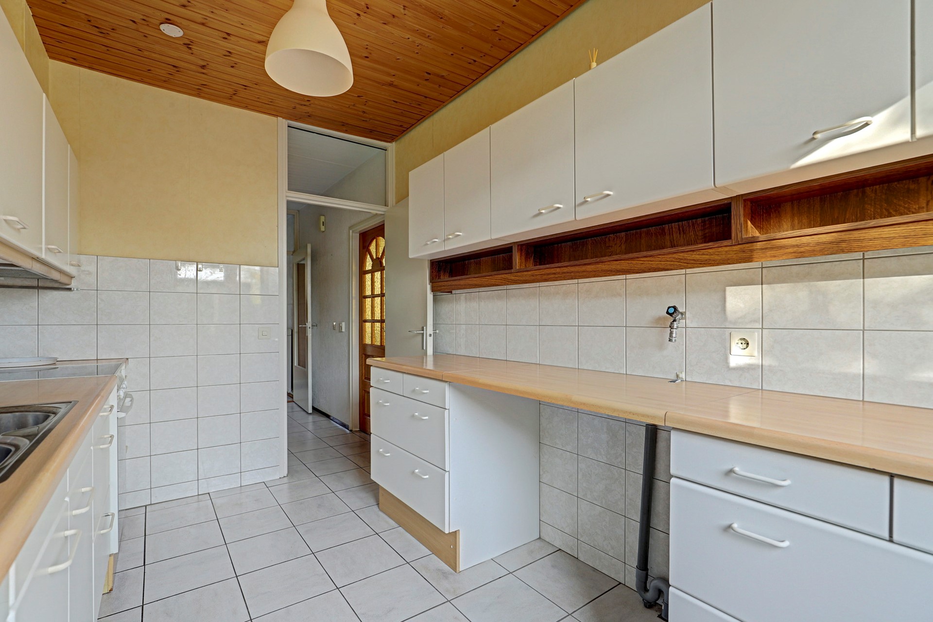 Tussenwoning te koop: Abraham Kuypersingel 4, Zwijndrecht