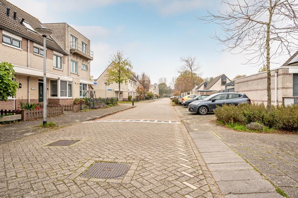 Medium property photo - Kamperfoeliestraat 3, 1338 VM Almere