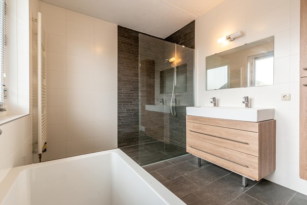 Medium property photo - Ernest Shackletonstraat 14, 1363 KD Almere