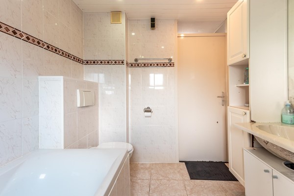 Medium property photo - Arnhemplein 20, 1324 JP Almere