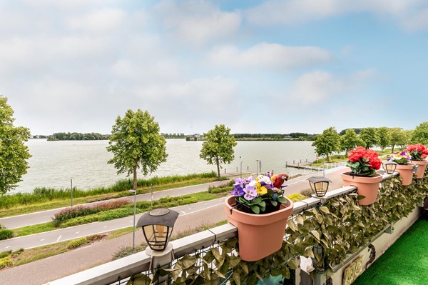 Medium property photo - Urkwal 35, 1324 HN Almere