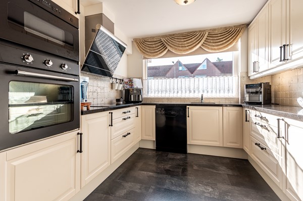 Medium property photo - Gipskruidweg 186, 1313 CX Almere
