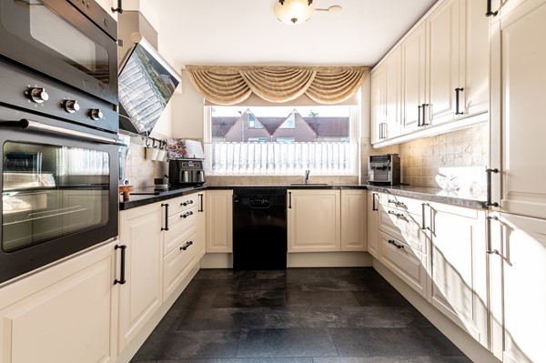 Medium property photo - Gipskruidweg 186, 1313 CX Almere