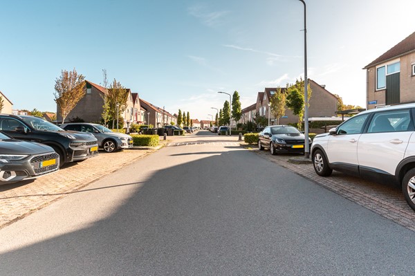 Medium property photo - Gipskruidweg 186, 1313 CX Almere
