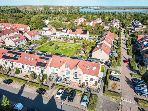 Medium property photo - Gipskruidweg 186, 1313 CX Almere