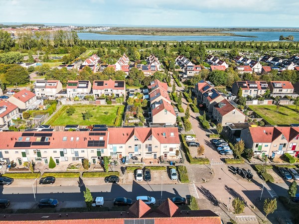 Medium property photo - Gipskruidweg 186, 1313 CX Almere