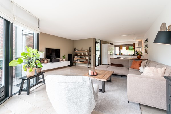 Medium property photo - Valetaweg 94, 1326 MD Almere