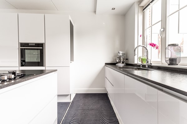 Medium property photo - Marie Curiestraat 32, 1341 BM Almere