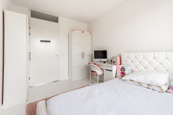 Medium property photo - Marie Curiestraat 32, 1341 BM Almere