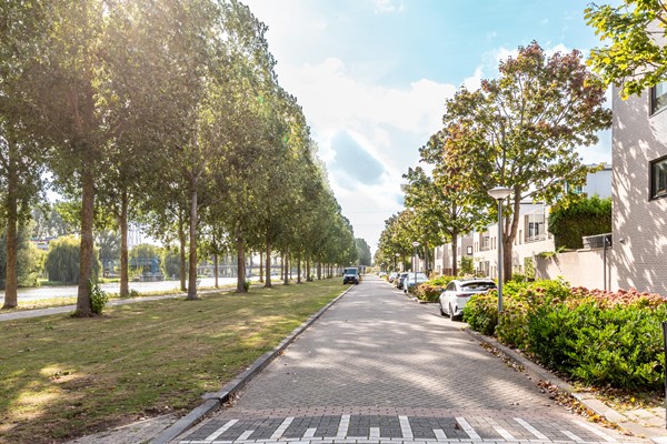Medium property photo - Esdoornplantsoen 32, 1326 BX Almere