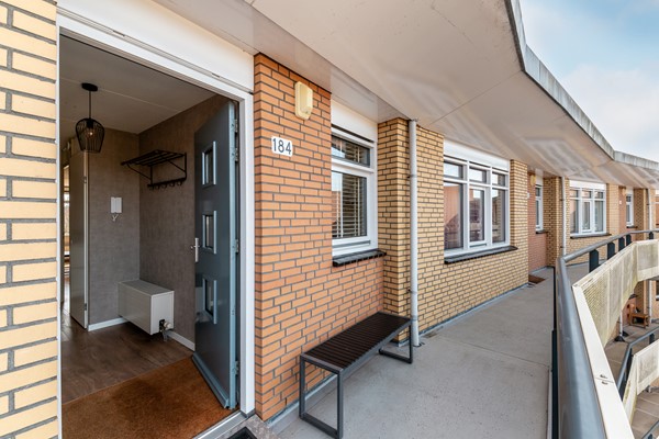 Medium property photo - Johannes Vermeerstraat 184, 1318 JJ Almere
