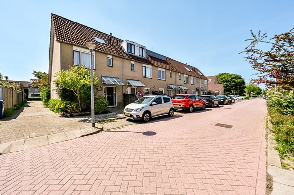 Medium property photo - Fonteinkruidstraat 1, 1313 JN Almere