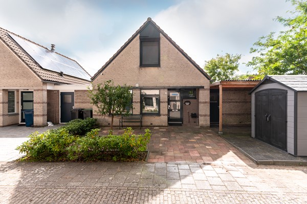Onder bod: Kamperfoeliestraat 18, 1338VP Almere
