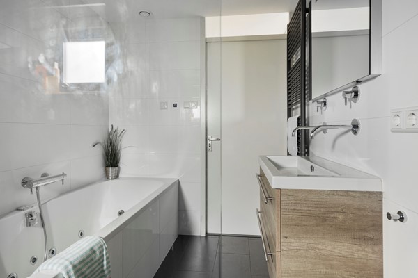 Medium property photo - Le Tourmalet 24, 1060 NX Amsterdam