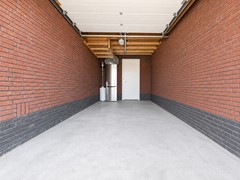 Garage naar achterzijde leeg.jpg