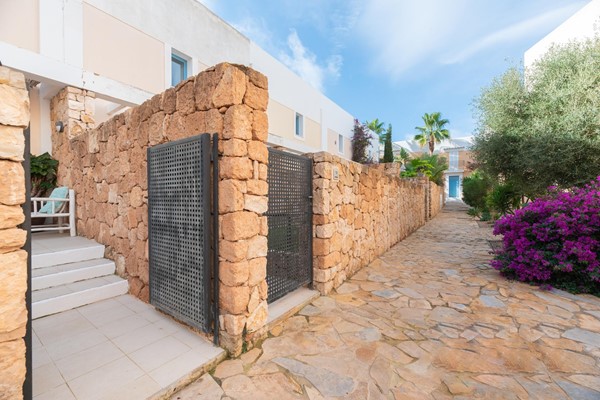 Medium property photo - Townhouse, CALA MOLI