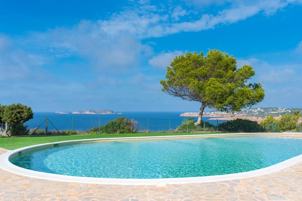 Medium property photo - Townhouse, CALA MOLI